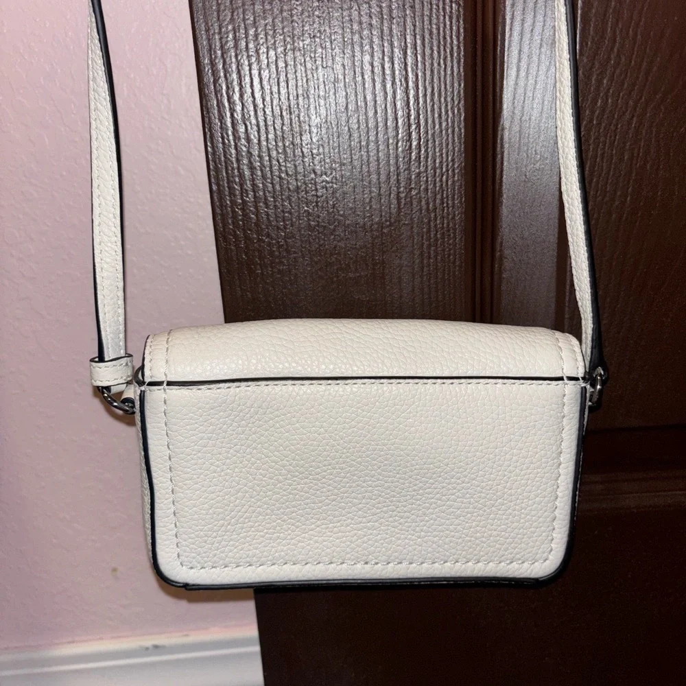 Marc Jacobs Cream Crossbody Bag - Picture 7 of 9